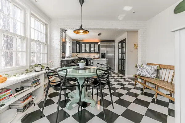 78 Wells ST, Aurora, ON L4G 1S9