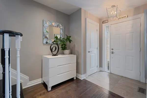 33 La Neve AVE, Vaughan, ON L4H 1M4