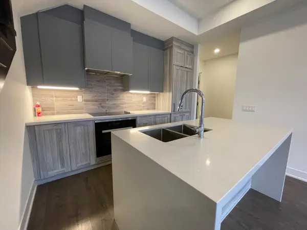 2916 Highway 7 RD #106, Vaughan, ON L4K 0K5