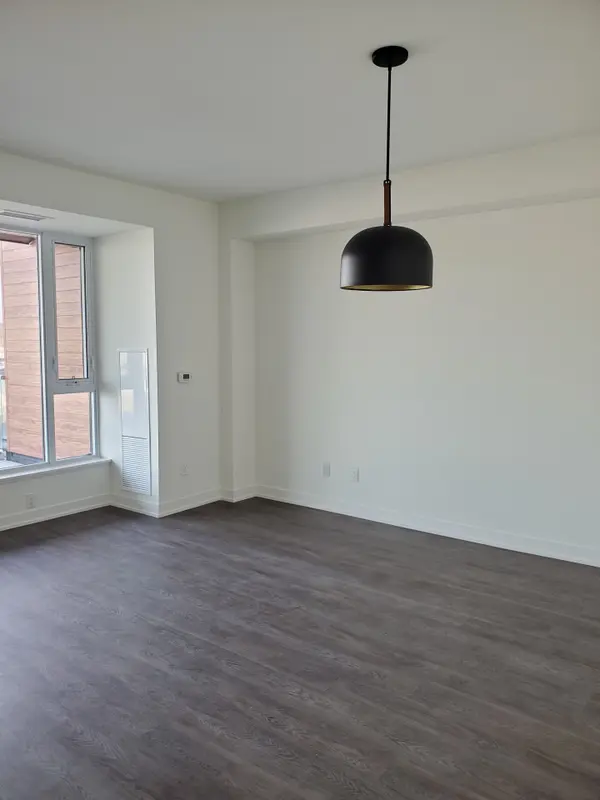 2 David Eyer RD #229, Richmond Hill, ON L4S 1M4