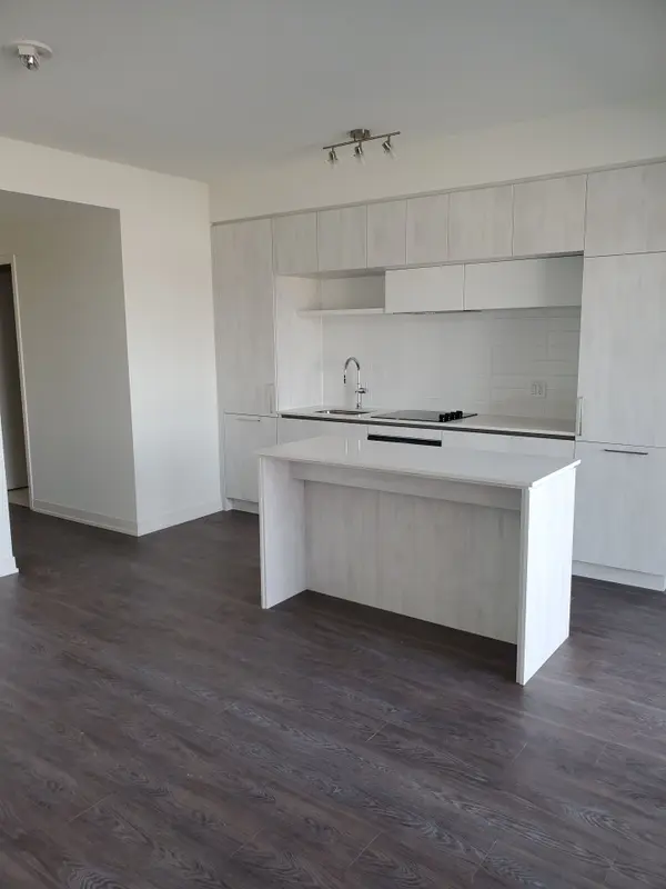 2 David Eyer RD #229, Richmond Hill, ON L4S 1M4