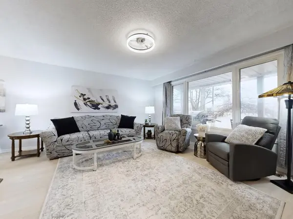 10384 Ravenshoe RD, Georgina, ON L0C 1L0