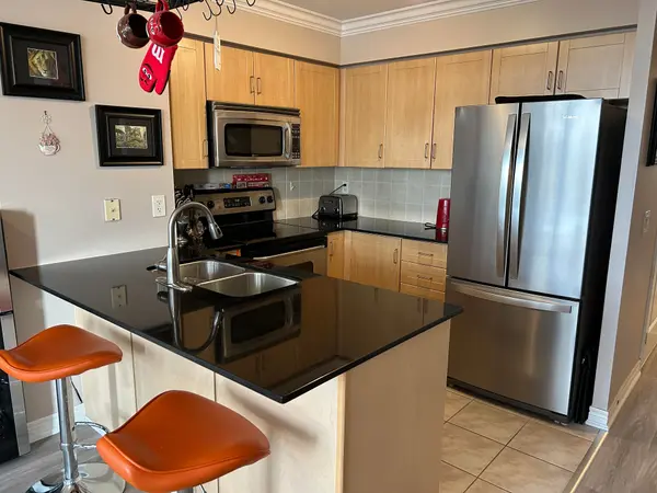 60 Disera DR #610, Vaughan, ON L4J 9G1