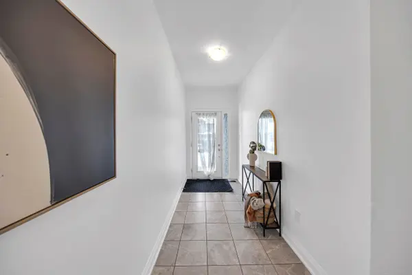 48 Barnyard TRL, Barrie, ON L9J 0C2