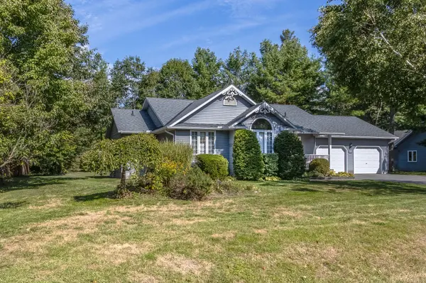 29 Mary Jane RD, Tiny, ON L0L 2T0