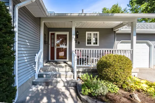 29 Mary Jane RD, Tiny, ON L0L 2T0