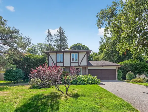 7 Maplecrest RD, Springwater, ON L9X 0P8