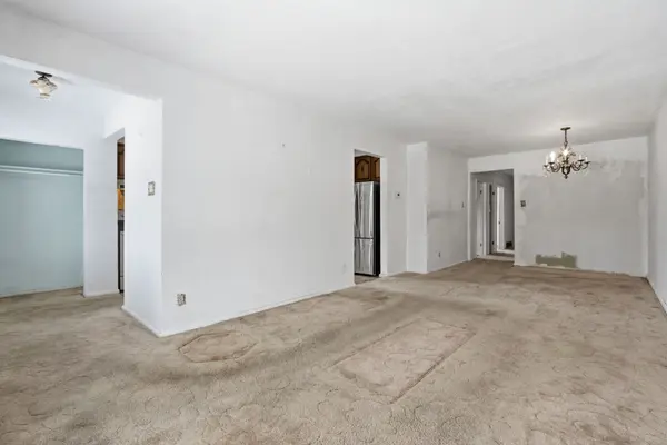 57 Lakeland DR, Toronto W10, ON M9V 1M8