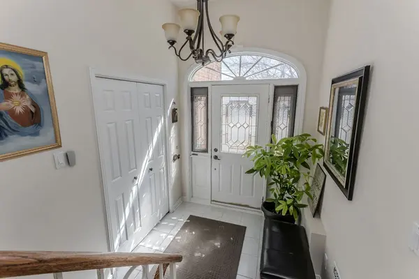 2074 Mountain Grove AVE, Burlington, ON L7P 2H9