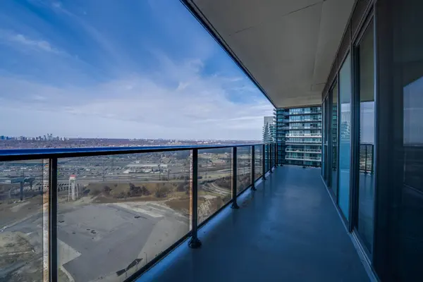 70 Annie Craig DR #3302, Toronto W06, ON M8V 0G2