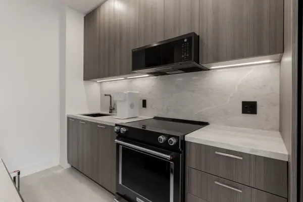 31 York Garden WAY #505, Toronto W04, ON M6A 2V1