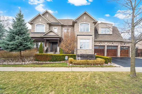 2 Berkwood HOLW, Brampton, ON L6Y 0G8