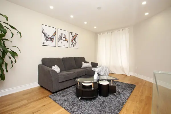 5 Watson RD, Halton Hills, ON L7G 5N8