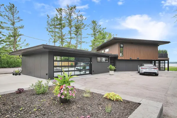 227 Grandview RD, Crystal Bay - Rocky Point - Bayshore, ON K2H 8B9