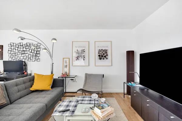 323 Colborne ST #1805, London East, ON N6B 3N8