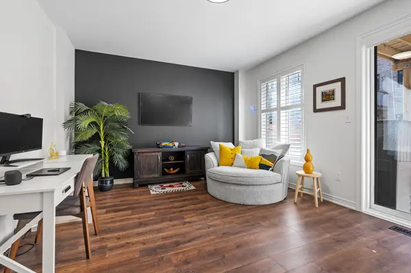 11 Walters LN, Grimsby, ON L3M 0H2