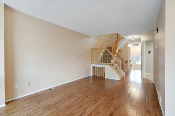 7 Rueter ST, Barrhaven, ON K2J 3V7