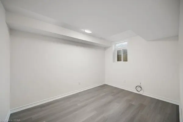 78 Couling CRES #LOWER, Guelph, ON N1E 0J8