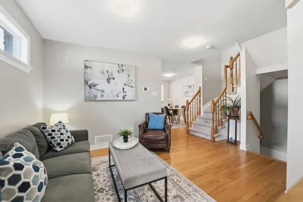 260 Deerfox DR, Barrhaven, ON K2J 4Z2