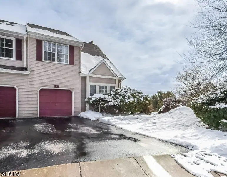 1 Pinehurst Dr, Washington Twp., NJ 07882