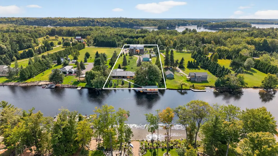1082 Beaumont Farm RD, Bracebridge, ON P1L 1X2