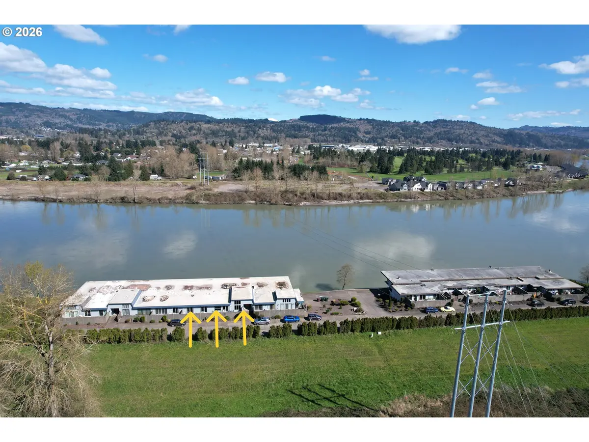 743 MARINE VIEW DR, Longview, WA 98632