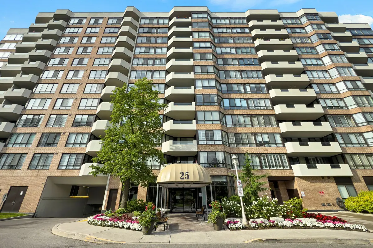 25 Austin DR #218, Markham, ON L3R 8H4