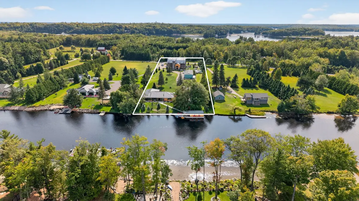 1082 Beaumont Farm RD, Bracebridge, ON P1L 1X2