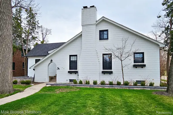 93 Oakdale BLVD, Pleasant Ridge, MI 48069