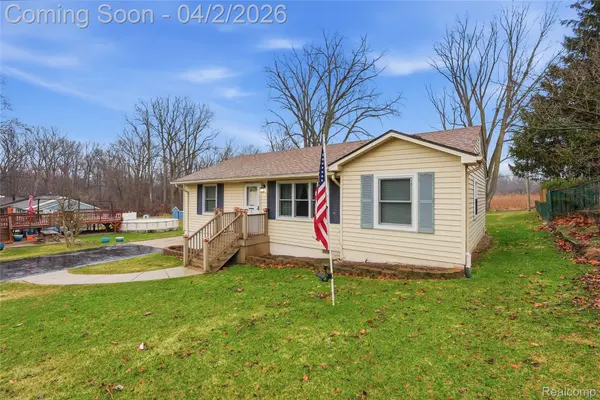 5766 Parkdale ST, Shelby Charter Township, MI 48317