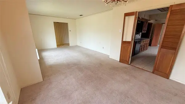 1004 Rosewood Drive, Desoto, TX 75115