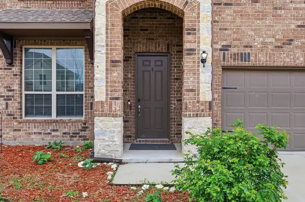 2409 Maple Stream Drive, Fort Worth, TX 76177