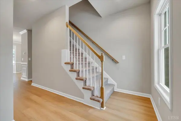 14 Lochwood Hill DR, Goode, VA 24556