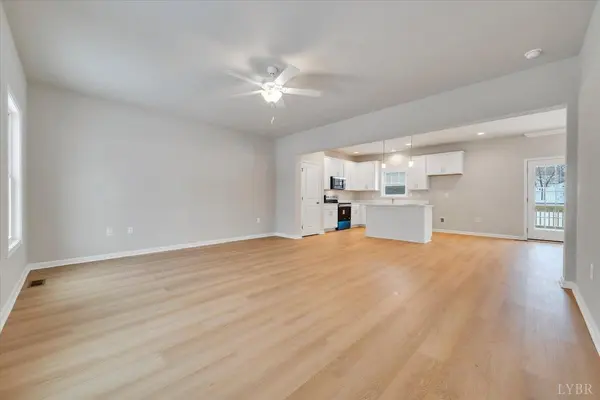 14 Lochwood Hill DR, Goode, VA 24556