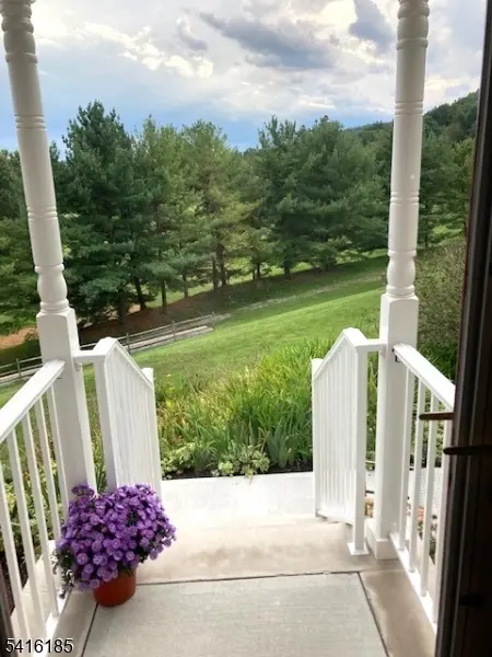 1 Pinehurst Dr, Washington Twp., NJ 07882