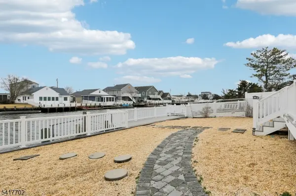 21 Lake Michigan Dr, Little Egg Harbor Twp., NJ 08087