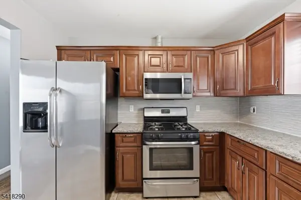 105 Peabody Pl, Newark City, NJ 07104