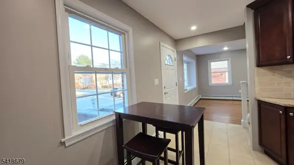 2-72 Saddle River Rd, Fair Lawn Boro, NJ 07410