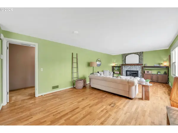 1555 ESCALANTE ST, Eugene, OR 97404