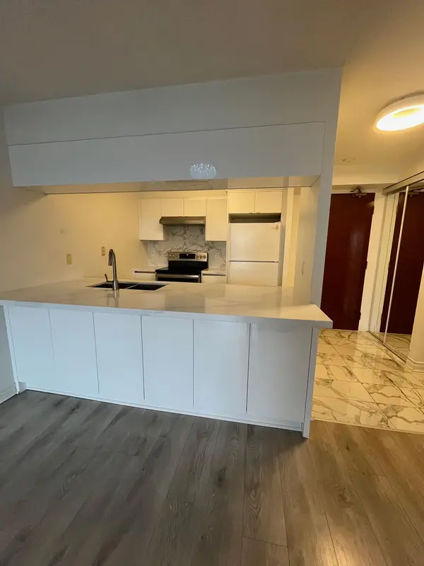 28 Empress AVE #1206, Toronto C14, ON M2N 6Z7