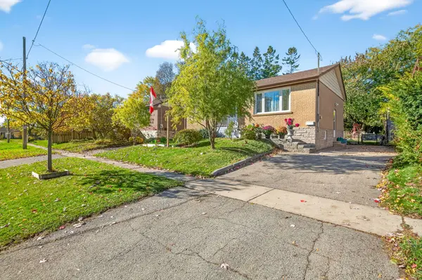 1550 Evangeline DR, Oshawa, ON L1J 3T2