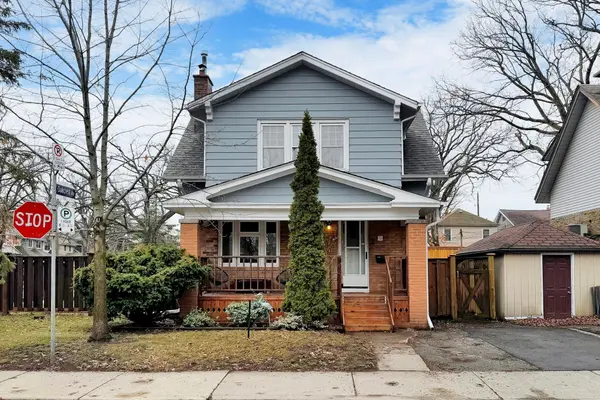 2 Beck AVE, Toronto E02, ON M4C 4L5