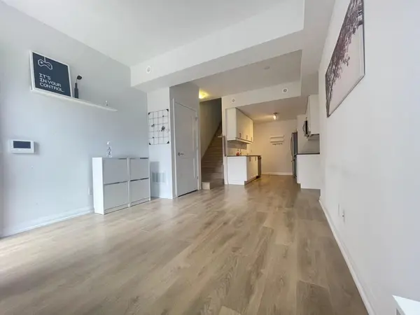 1060 Portage Pkwy E #Th 60, Vaughan, ON L4K 0K3