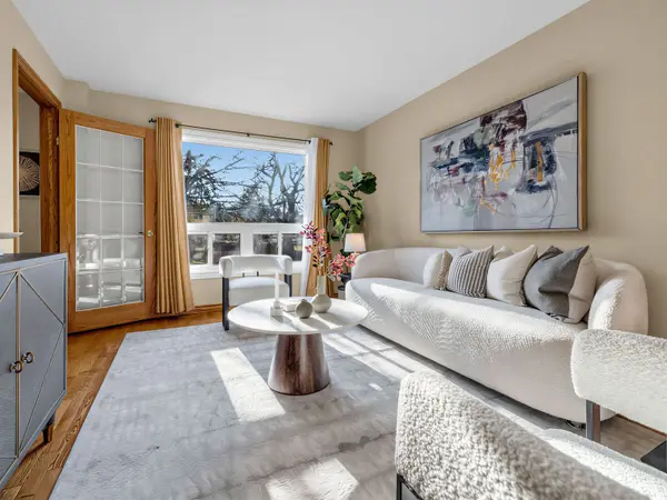 23 Veronica CRES,  East Gwillimbury,  ON L0G 1V0