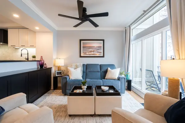 9 Davy Point CIR #9, Georgina, ON L4P 3H2