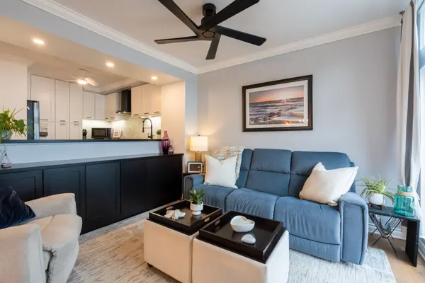 9 Davy Point CIR #9, Georgina, ON L4P 3H2