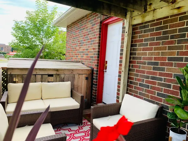 156 Dunlop ST W, Barrie, ON L4N 1B2