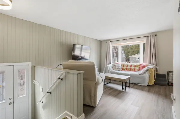 679 Simcoe AVE, Tay, ON L0K 1R0