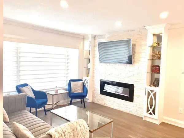 411 Bronte RD, Oakville, ON L6L 5C3