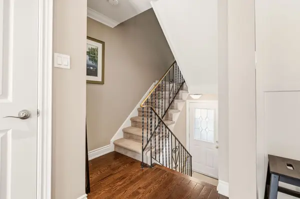 1528 Westminster PL, Burlington, ON L7P 2B5